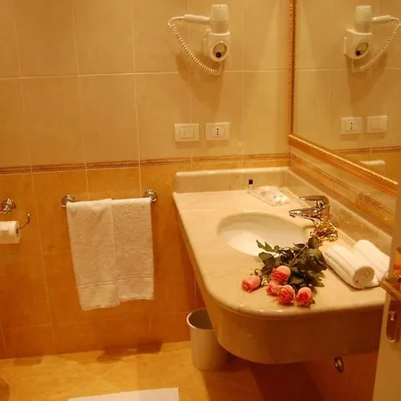 Gold Hotel