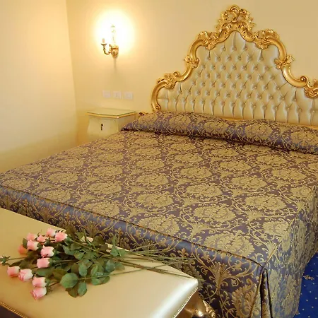 Gold Hotel 4*