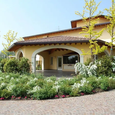 Hotel Gold Calcinate