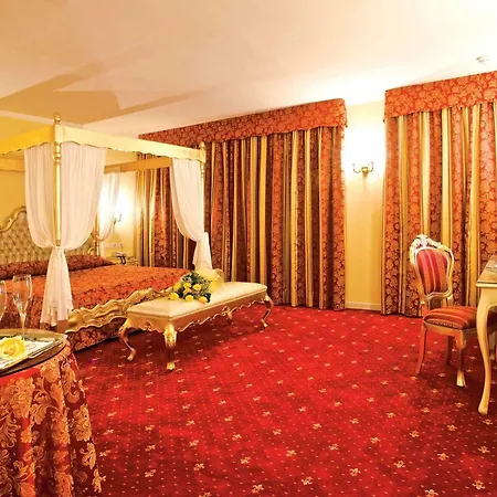 Gold Hotel 4*